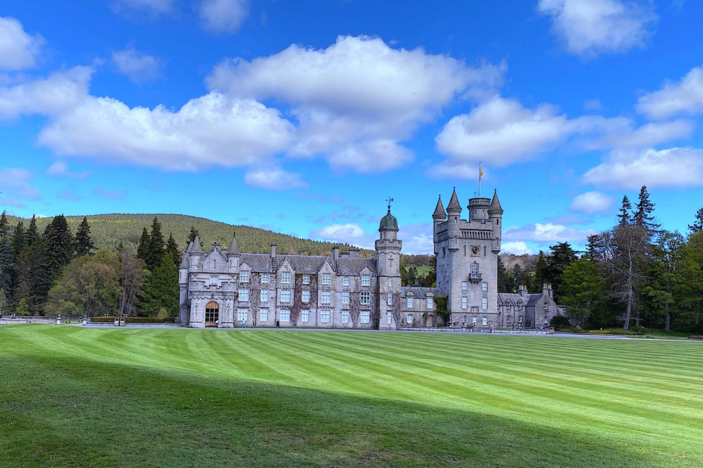 Balmoral Castle Balmoral Castle in Aberdeen, on the stunning grounds of the estate. Luxury Chauffeur Services Aberdeen to Balmoral Castle.